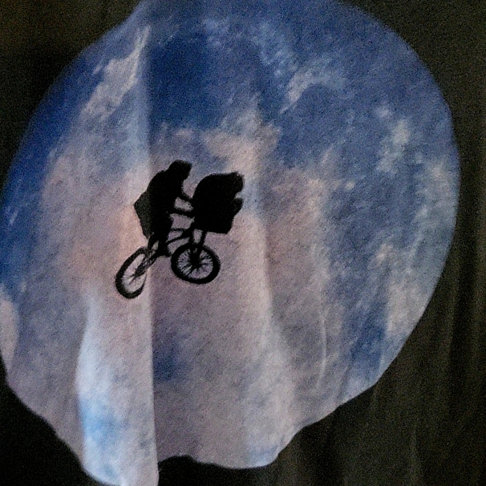 E.T.  T SHIRT
